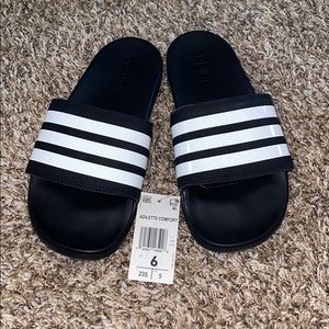 NWT & Box - Adidas Adilette Comfort Slide - size 6